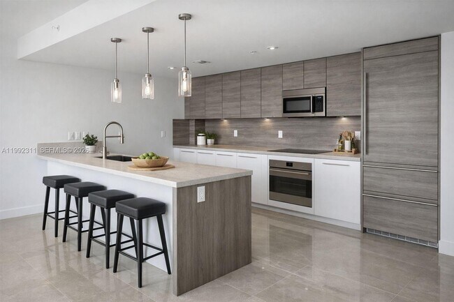 Building Photo - 400 Sunny Isles Blvd