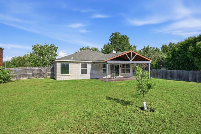 Building Photo - 2304 Pheasant Run