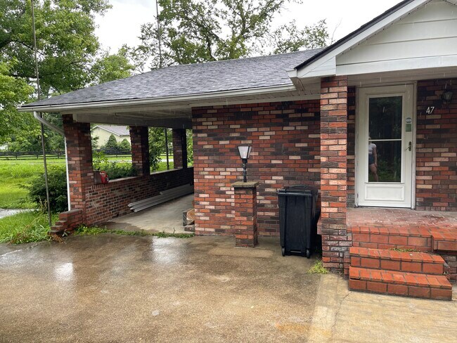 Building Photo - 47 Osborne Dr