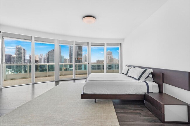 Building Photo - 1643 Brickell Ave