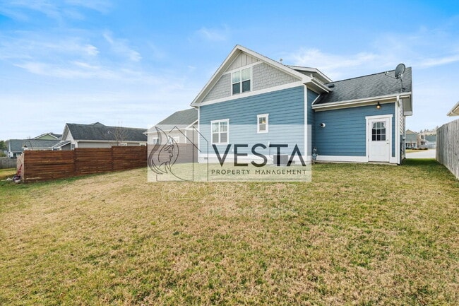 Building Photo - 16 Hyde Park Pl