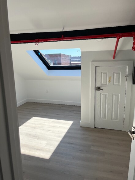 Building Photo - 169 Merrimack St