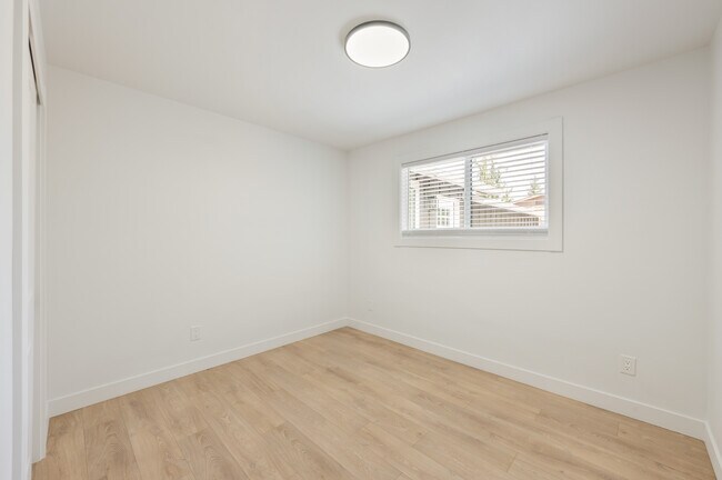 Building Photo - 1301 Clements Cir