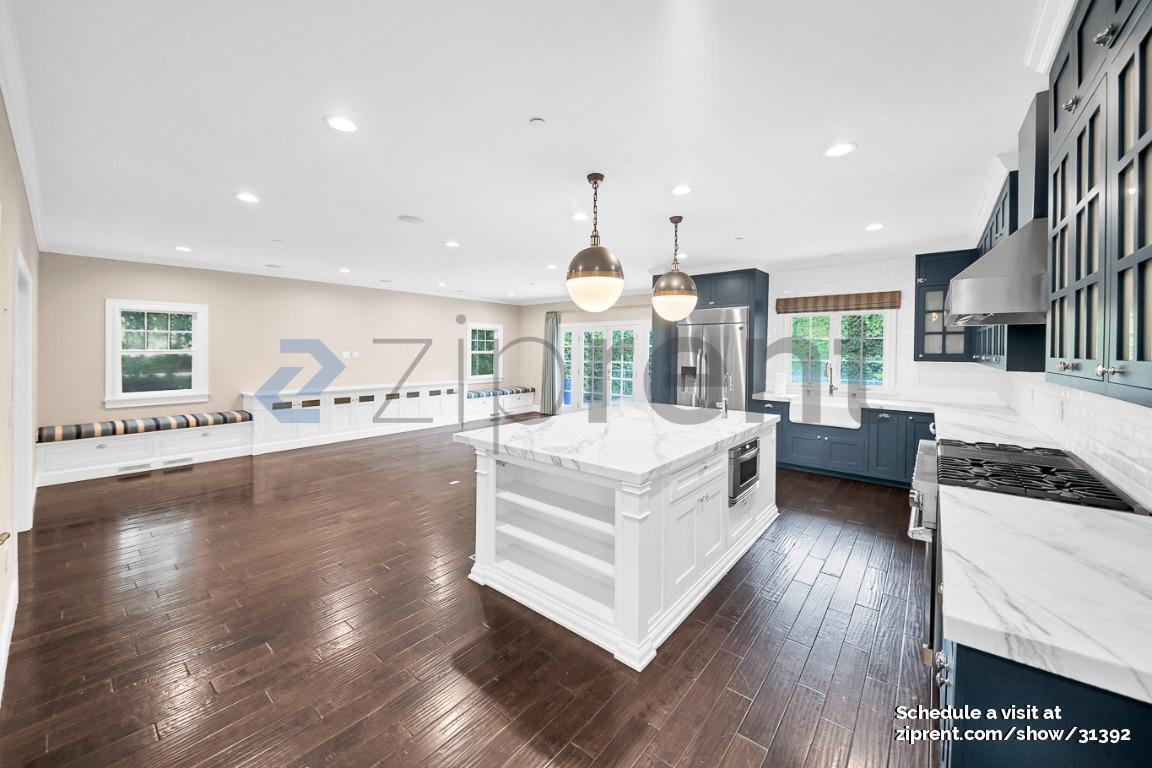 Building Photo - 1147 Centinela Ave