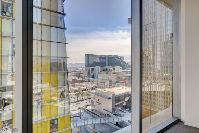 Building Photo - 3726 S Las Vegas Blvd