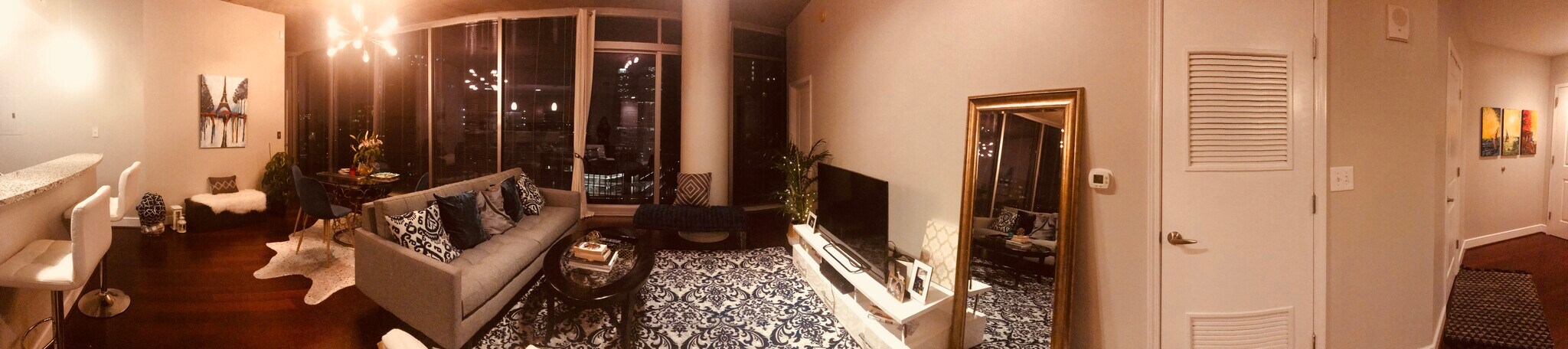 LIVING ROOM - 950 W Peachtree St NW