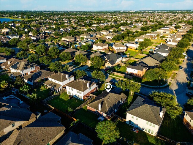 Building Photo - 2249 Waxwing Dr