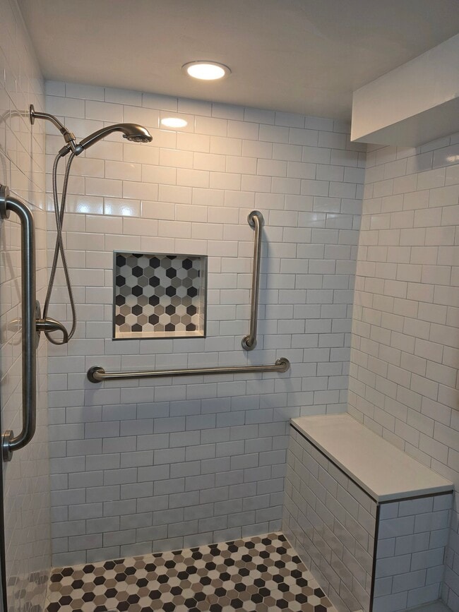 Building Photo - 2804 Bellbrook St