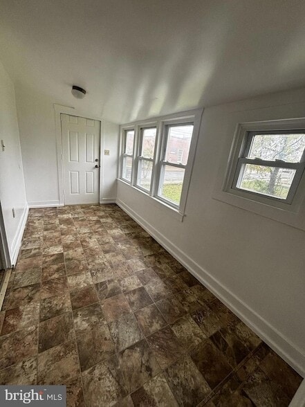 Building Photo - 4 E Vine St