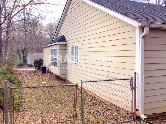 Building Photo - 5900 Homestead Cir