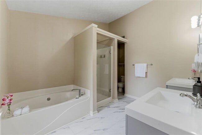 Building Photo - 4295 Cabretta Dr