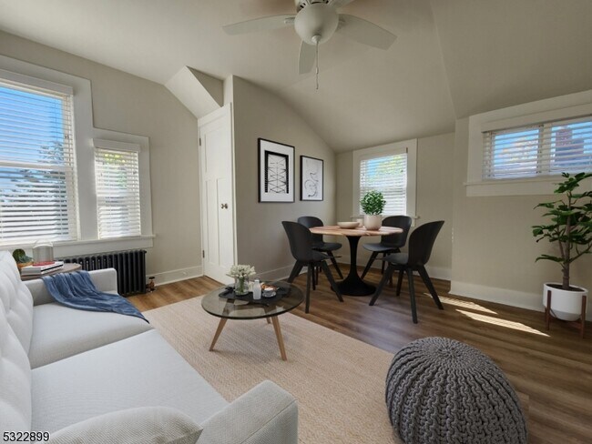 Building Photo - 17 Mountain View Pl