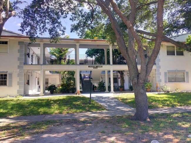 Building Photo - 3515 Van Buren St