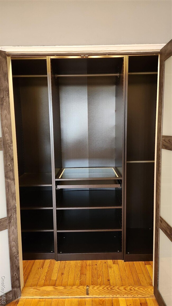 Building Photo - 2580 Ocean Pkwy