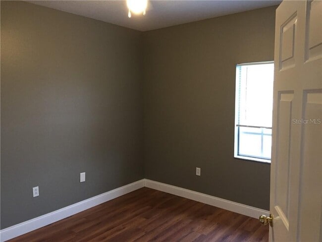 Building Photo - 6413 Hollydale Pl