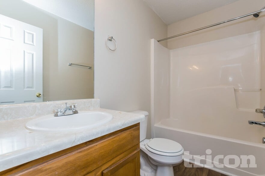 Building Photo - 6945 Pompas Ct