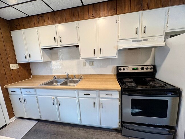 Building Photo - 501-503 E High St