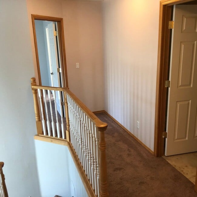 Building Photo - 2687 NW Oak Ridge Dr