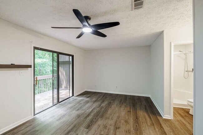 Building Photo - 134 Fernbanks Ct