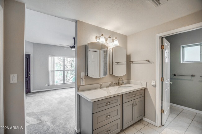 Building Photo - 16518 Lost Arrow Dr