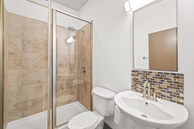 Building Photo - (Coming Soon) 1 Bedroom Condo In Southend with garage