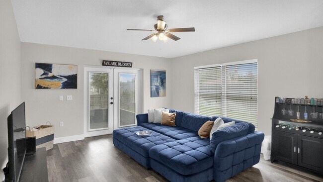 Building Photo - 631 Doe Cove Pl