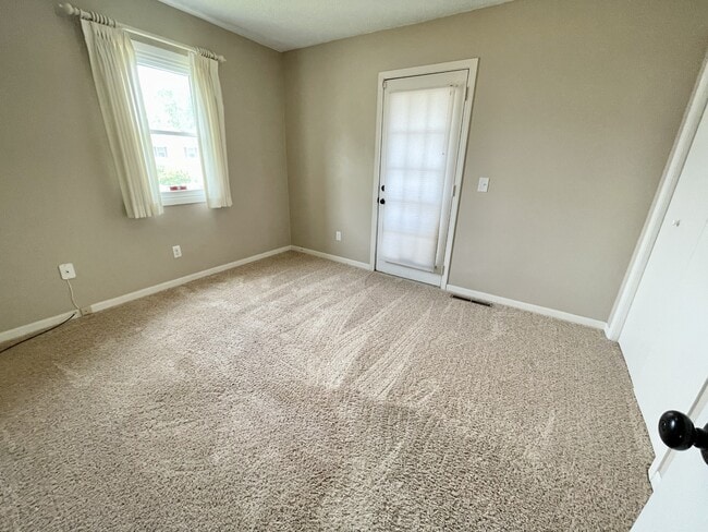 Building Photo - 105 Colony Dr