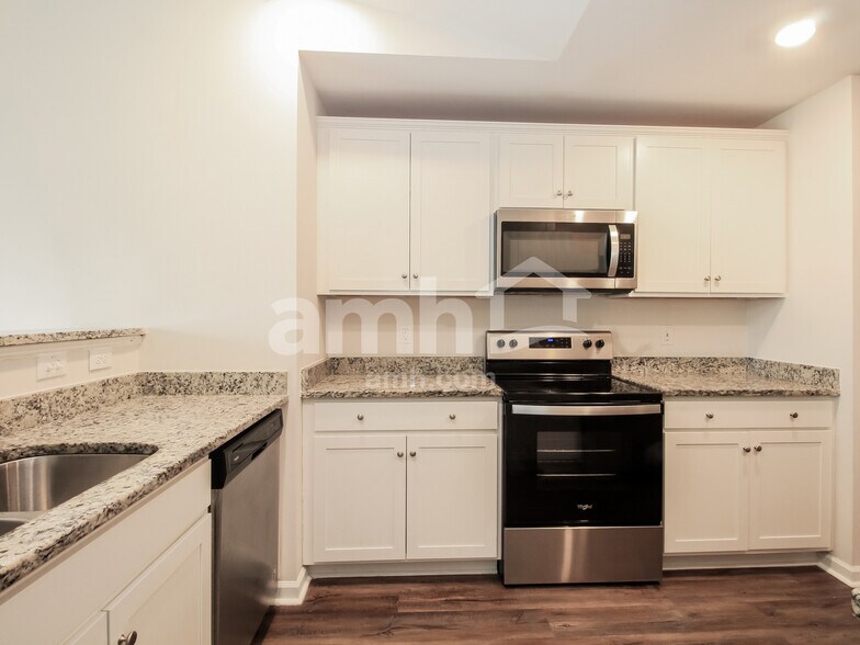 Building Photo - 7113 Boykin Spaniel Way