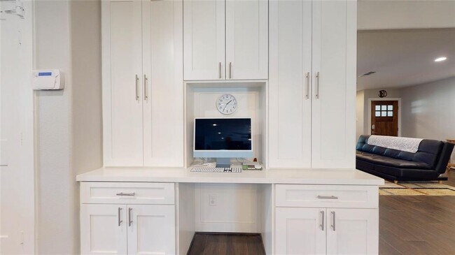 Building Photo - 3011 Larknolls Ln