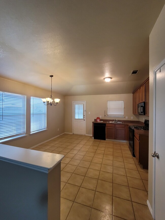 Building Photo - Stunning 3/2/2 in Forney Ready for move in