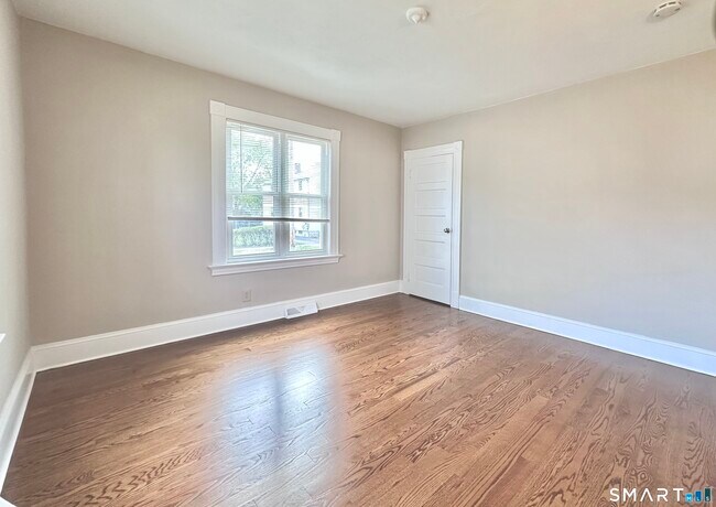 Building Photo - 38 Spring St