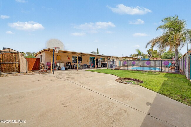 Building Photo - 3010 S Calle Cordova