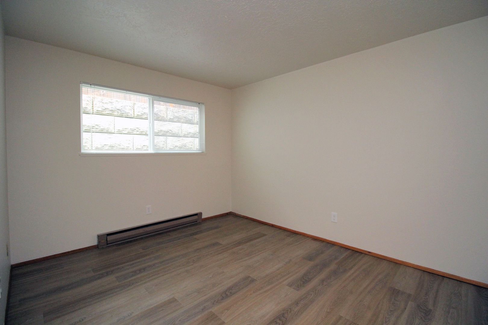 Building Photo - 3736 SW 10th Ave