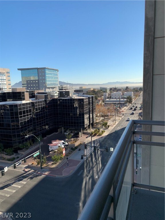 Building Photo - 353 E Bonneville Ave