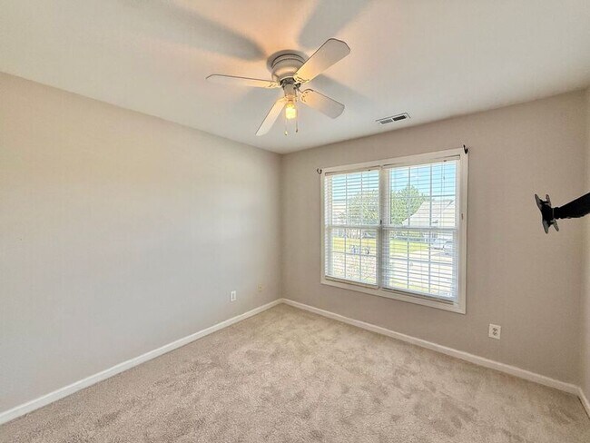 Building Photo - 1936 Cartier Ruby Ln