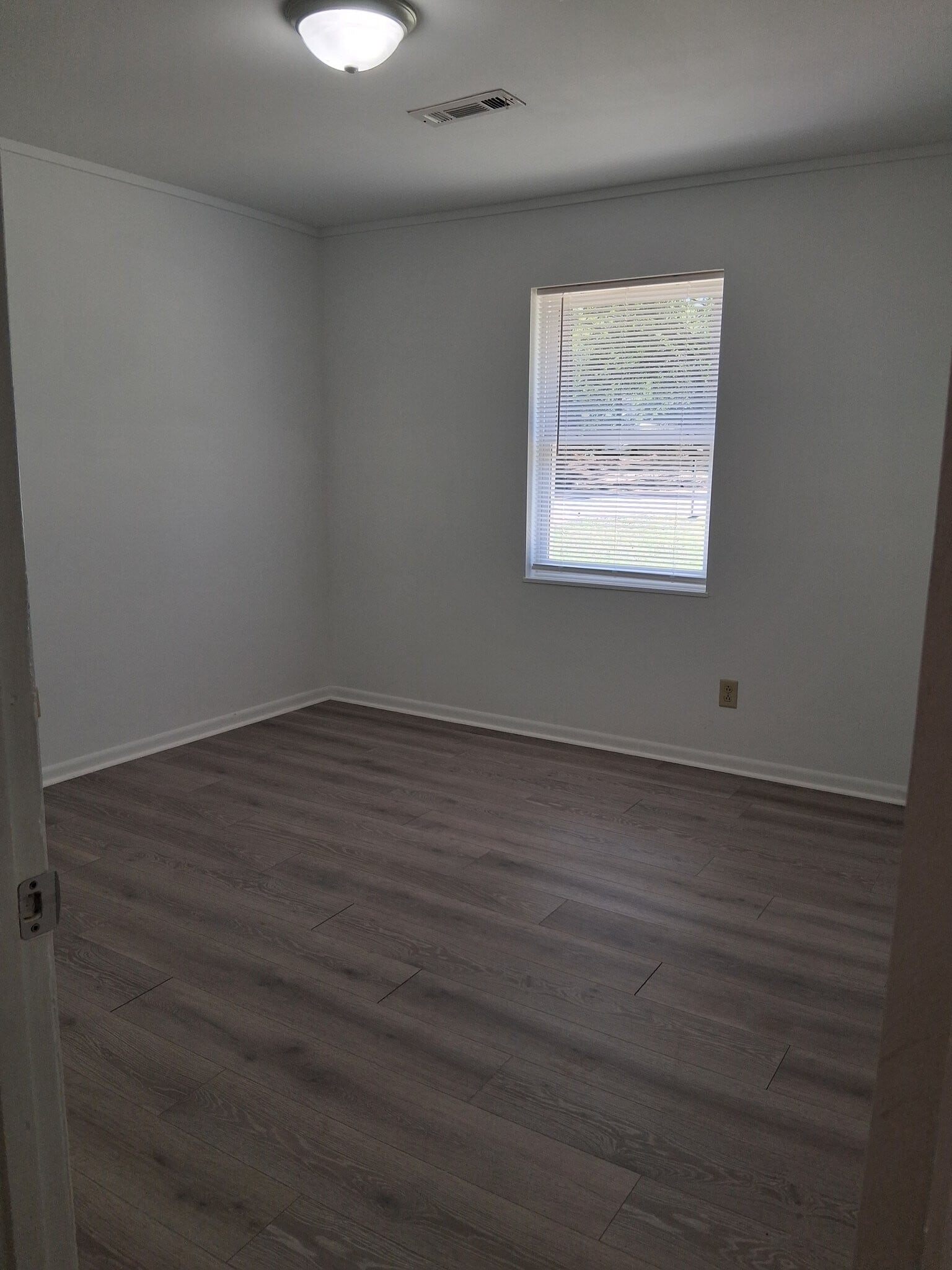 Building Photo - 51 Stephanie Dr