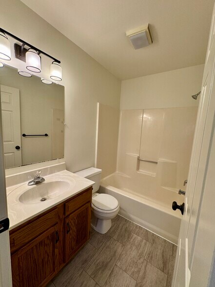 Building Photo - 106 Chukar Ct