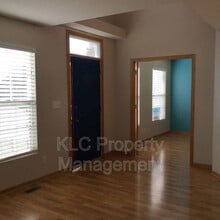 Building Photo - 1914 NW School St