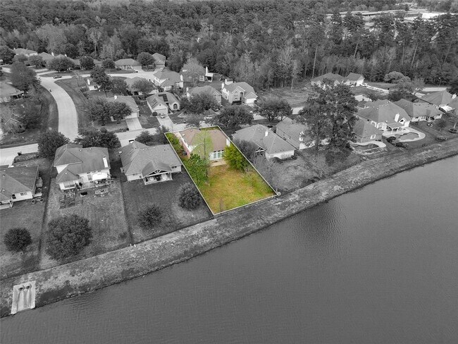 Building Photo - 9219 E Lakeside Dr