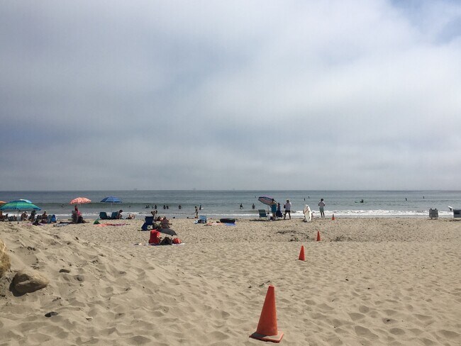 Building Photo - Cozy Studio by the Beach in Sandpiper III Complex!