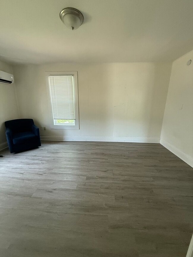 Building Photo - Beautiful 1 bedroom apartment in the desir...