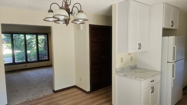 Building Photo - 2608 Leisure Dr