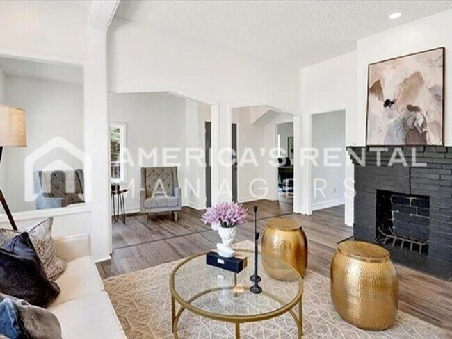 Building Photo - Room to Roam: Expansive Home with Screened Porch - Coming Soon!!