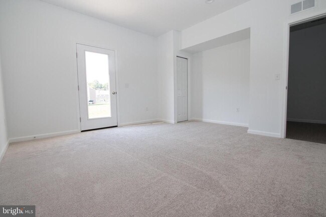 Building Photo - 1817 Shady Ln