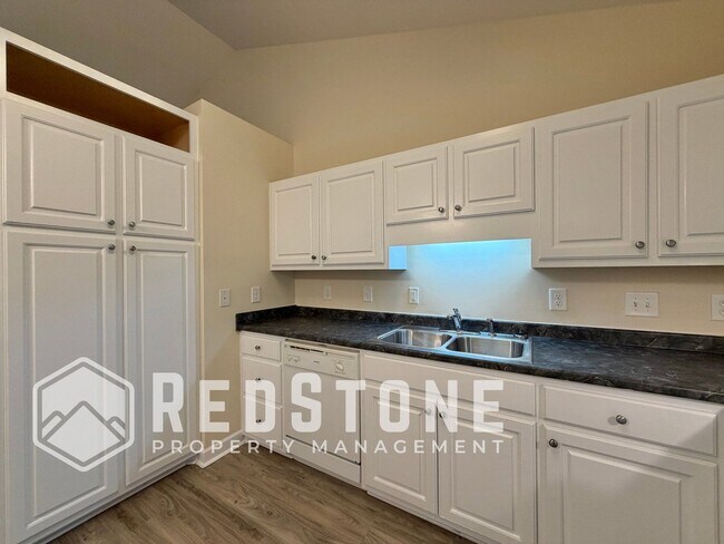 Building Photo - 2621 Trail Five