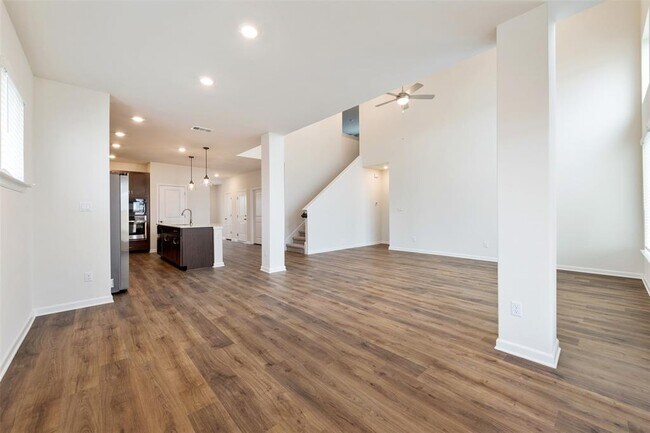 Building Photo - 801 Simmental Loop