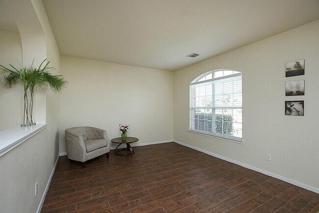 Building Photo - 29619 S Legends Bend Dr