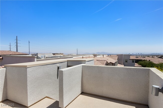 Building Photo - 4 Lomita Heights Dr