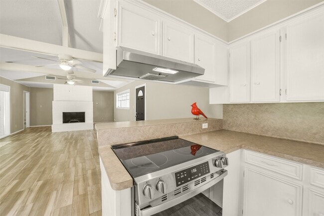 Building Photo - 23807 Red Oak Dr