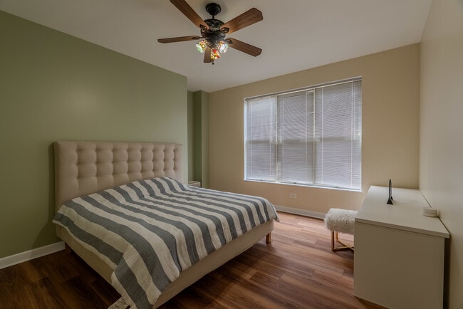 Building Photo - 1631 S Michigan Ave